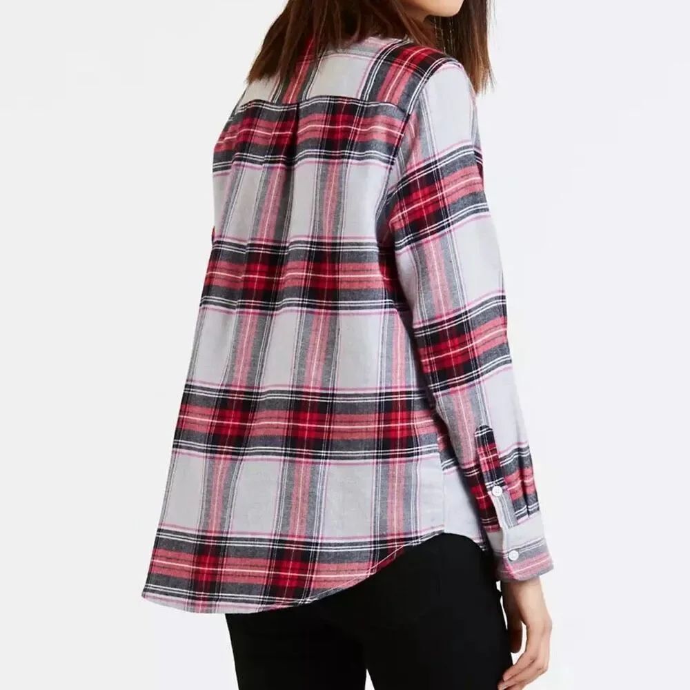 Levi’s size Med plaid boyfriend fit button down shirt. - Picture 2 of 9
